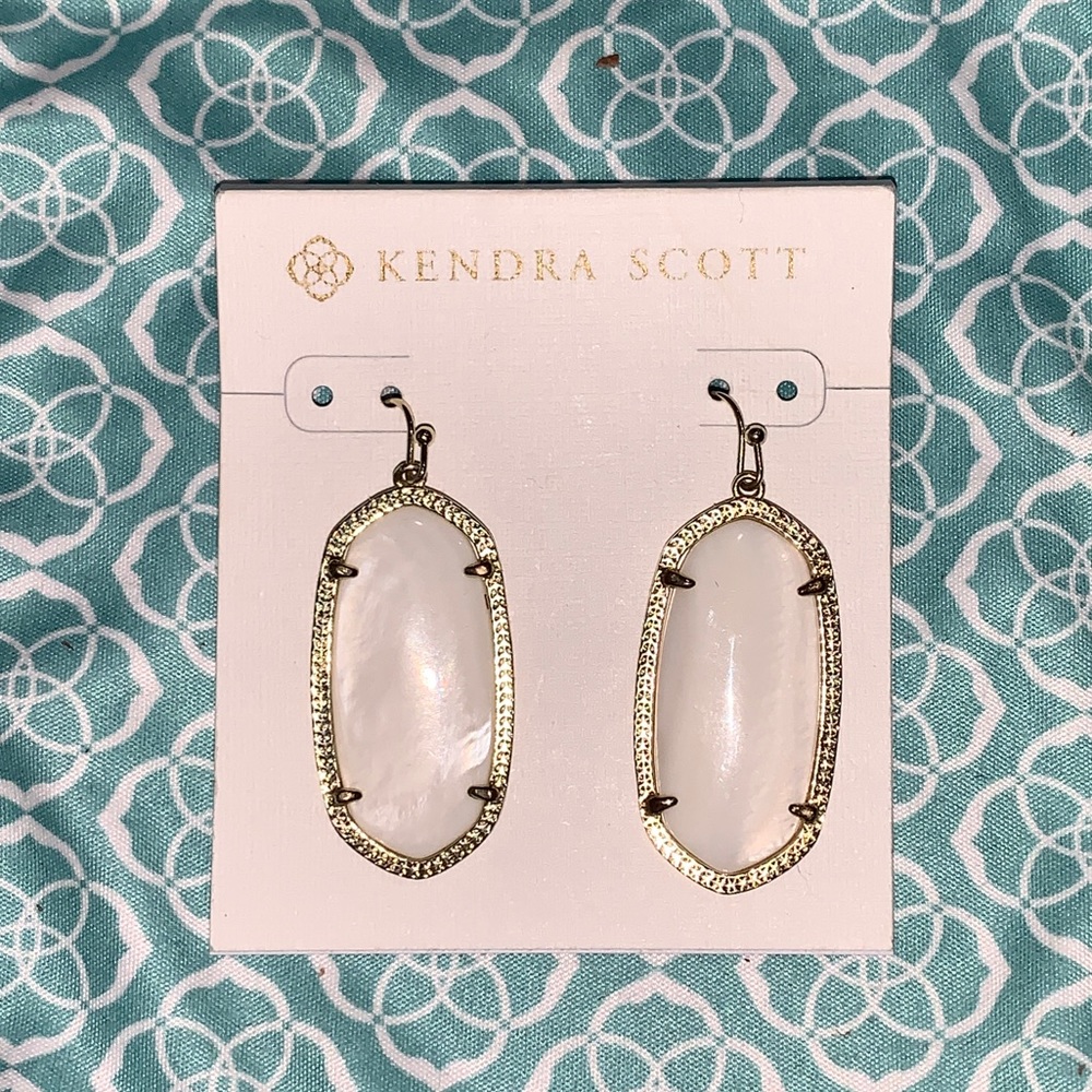 Kendra Scott Elle earrings